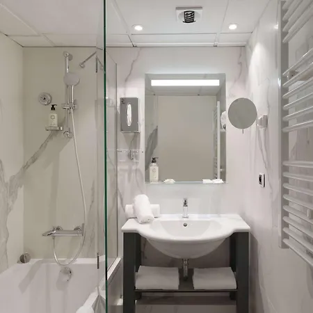Western Alexandra Hotel 4*