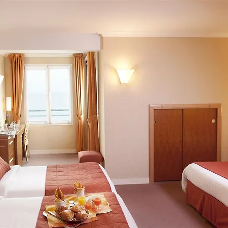 Western Alexandra Saint-Malo