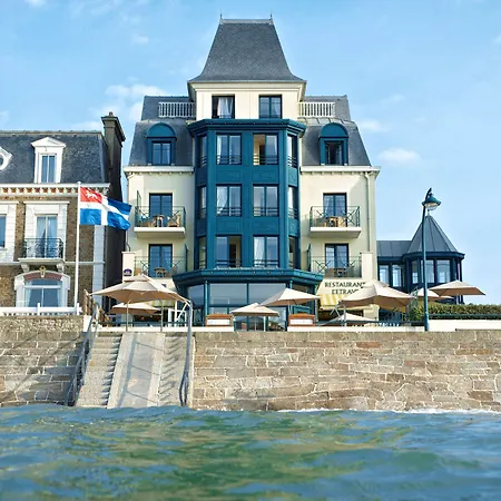 Western Alexandra Hotel